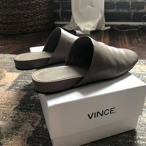 Vince Oren Mules size 7